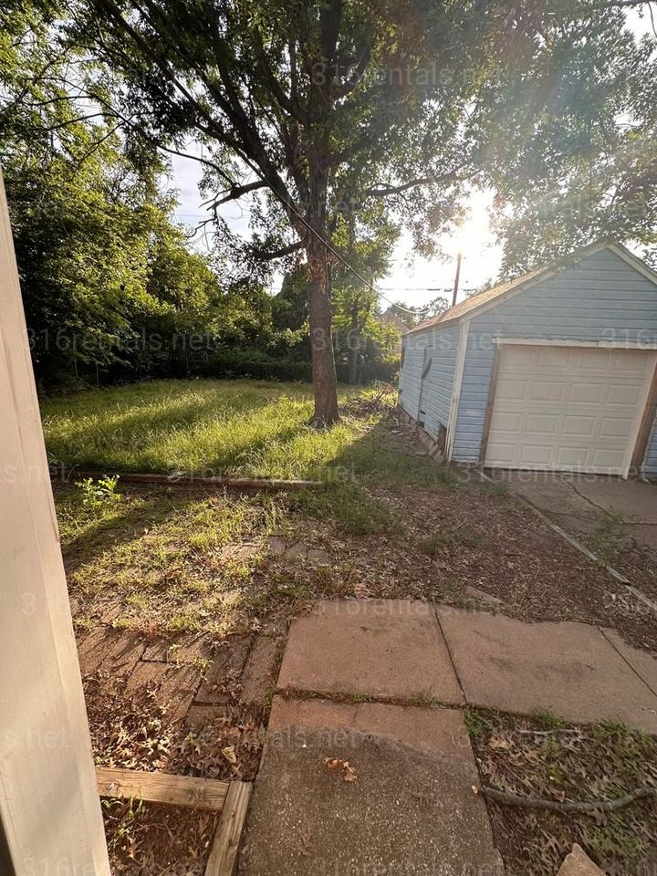1707 Harding St - Photo 7 of 9
