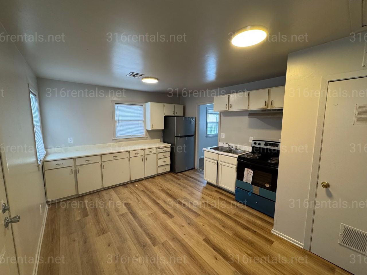 2437 N Estelle St - Photo 3 of 8
