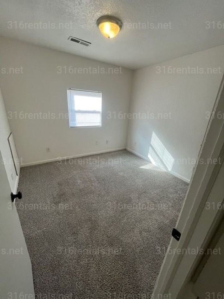 1607 N Minneapolis St - Photo 6 of 12