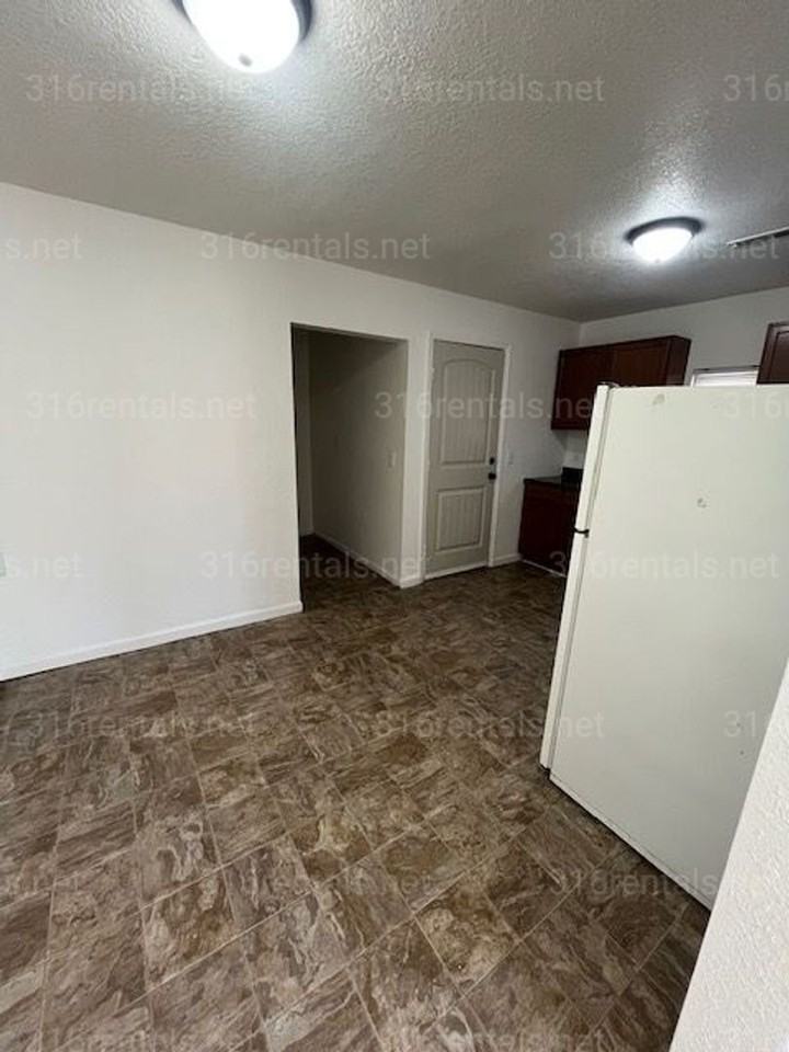 1607 N Minneapolis St - Photo 7 of 12