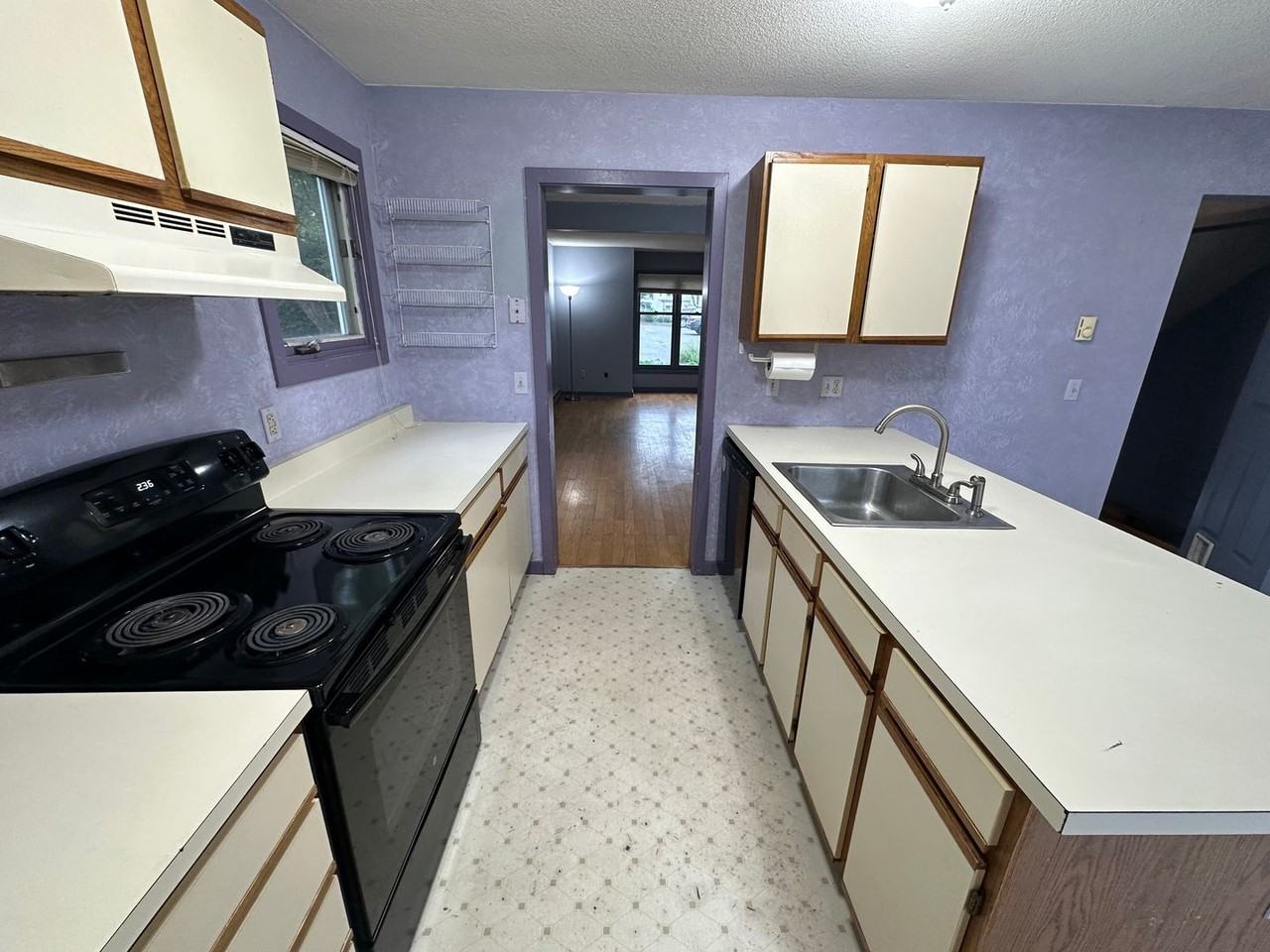 1 Salem Pl - Photo 5 of 22