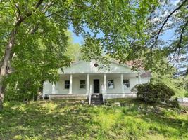 featured image of 17 N Maple St