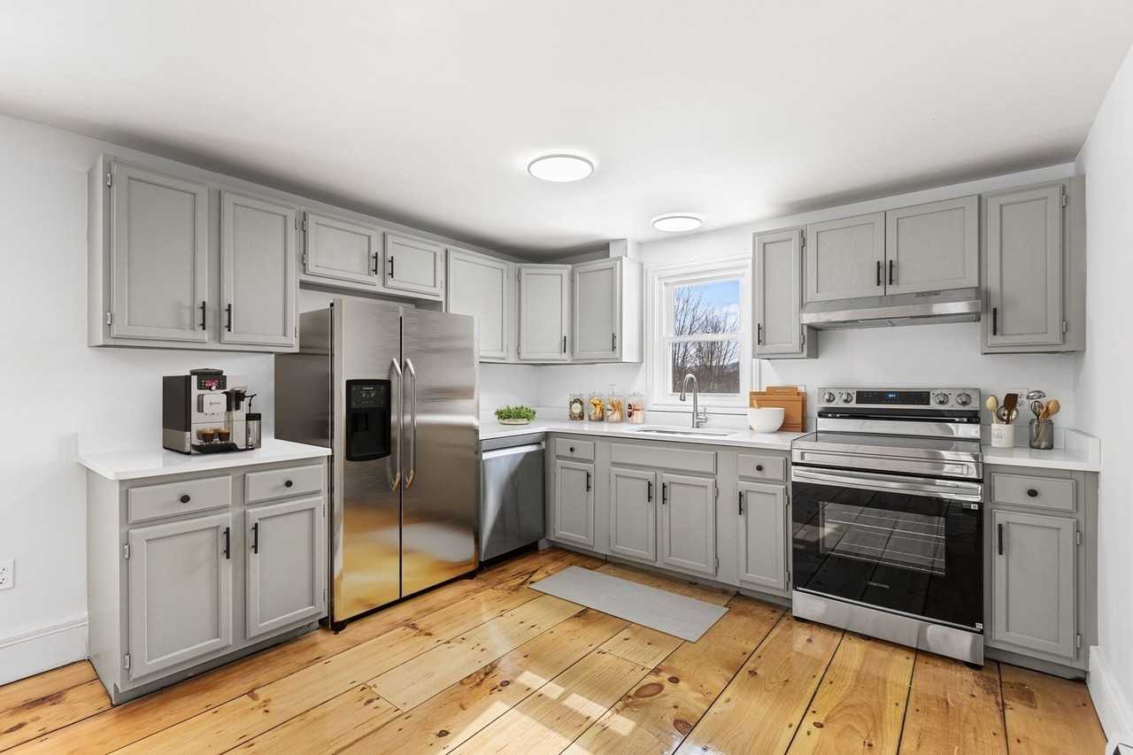 17 N Maple St - Photo 3 of 41