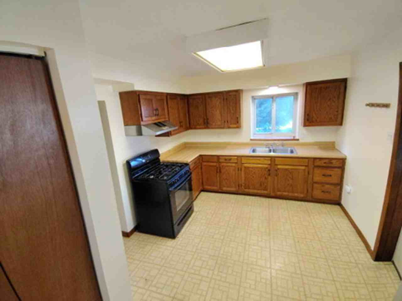 218 Butler St - Photo 6 of 10