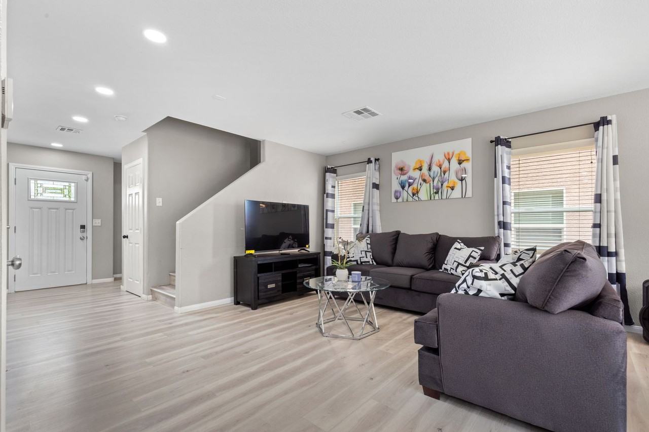 6391 Cactus Dahlia St - Photo 4 of 48