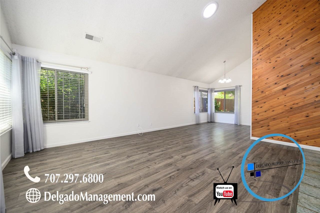 332 Robles Way - Photo 3 of 31