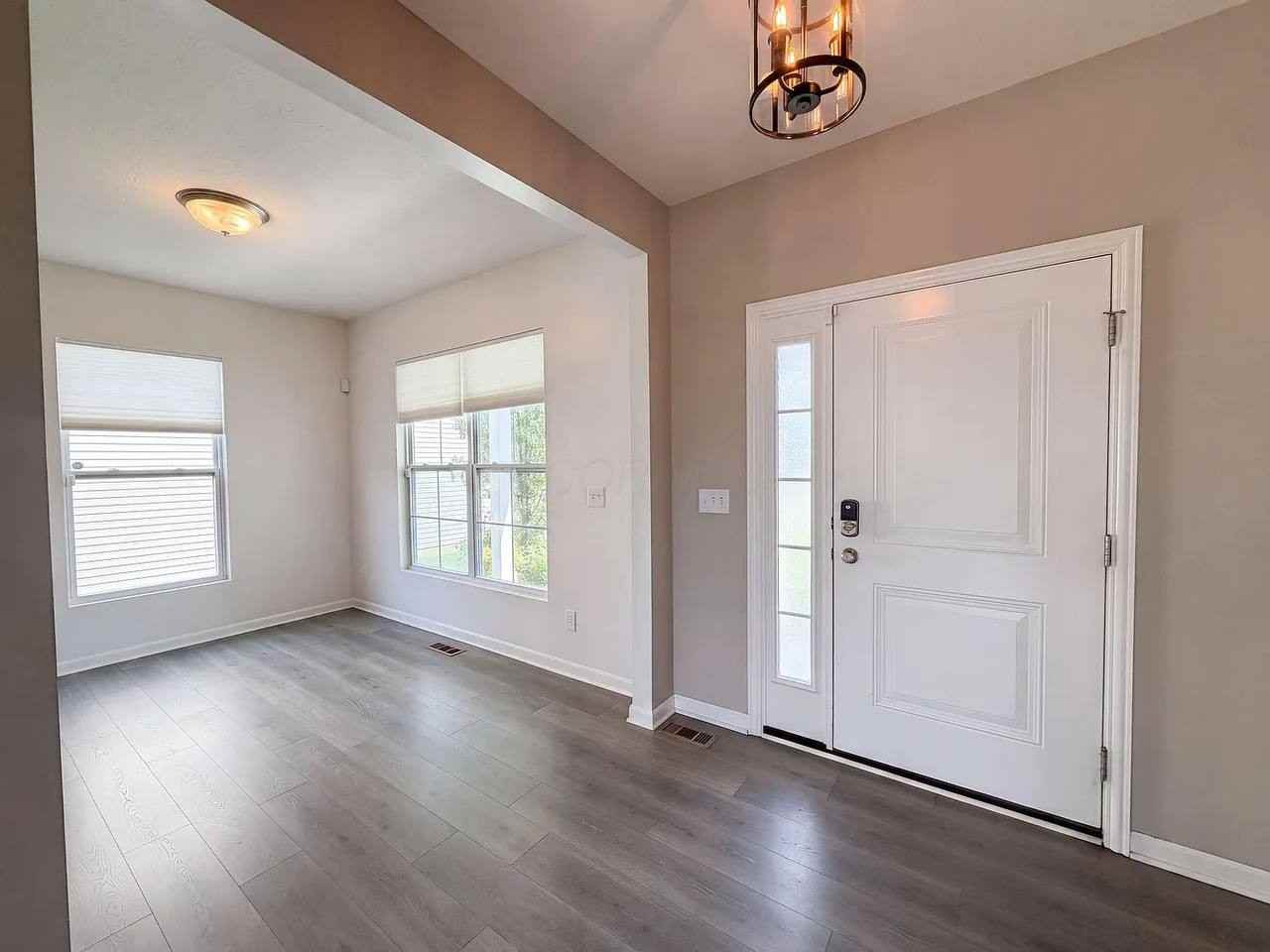 3217 Yellow Finch Way - Photo 3 of 15