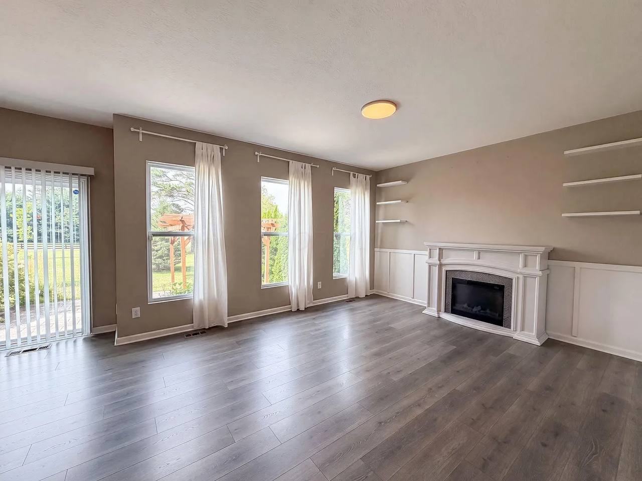3217 Yellow Finch Way - Photo 6 of 15
