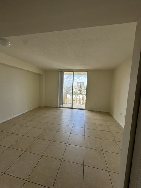 215 Southwest 42nd Avenue #1005 - Photo 6 of 15