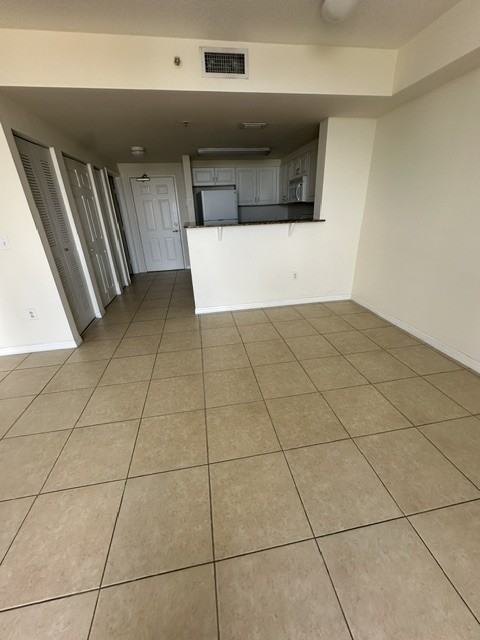 215 Southwest 42nd Avenue #1005 - Photo 5 of 15