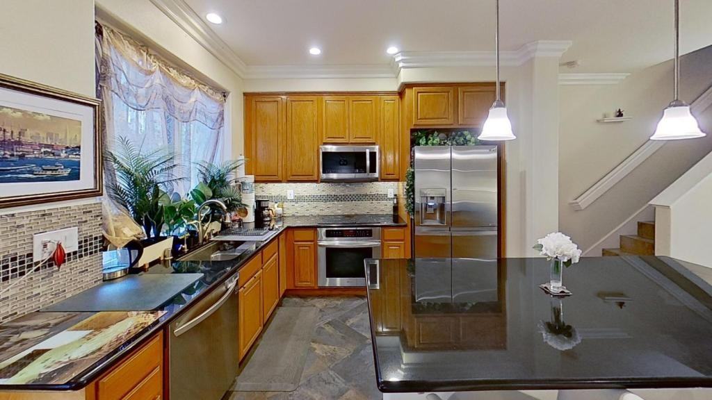 1042 Chalcedony Ter - Photo 3 of 4