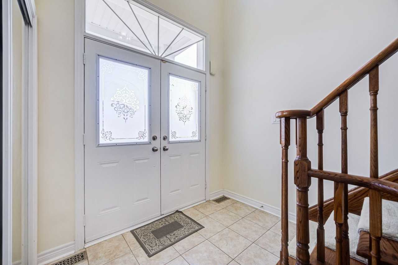 44 Selby Dr - Photo 4 of 48