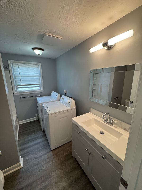 745 Hayward St - Photo 2 of 11