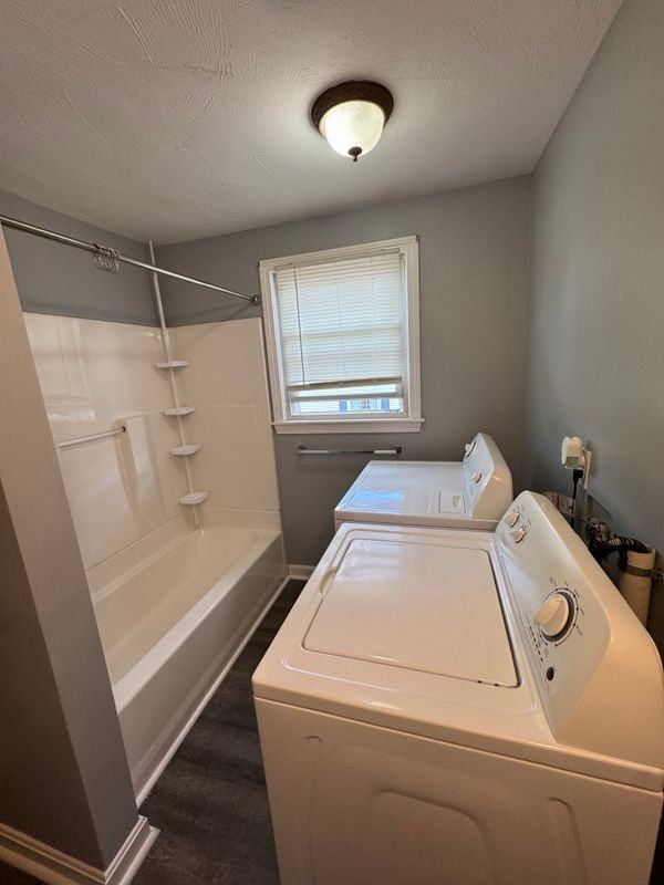 745 Hayward St - Photo 3 of 11