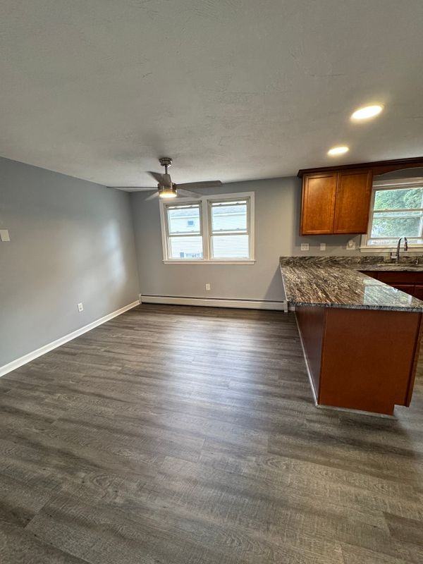 745 Hayward St - Photo 6 of 11