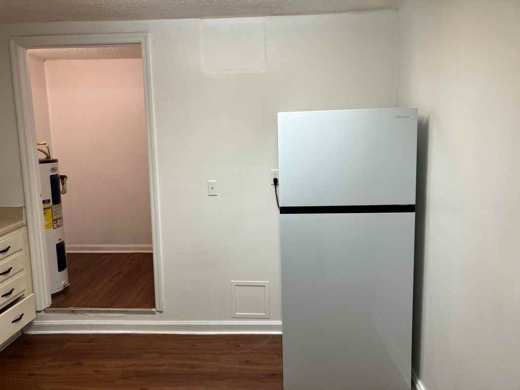1601 Bedell Ave - Photo 3 of 9
