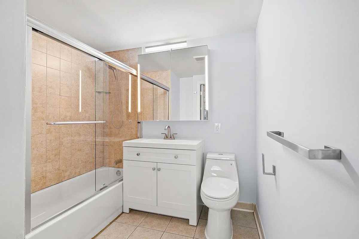 482 Central Ave - Photo 4 of 8