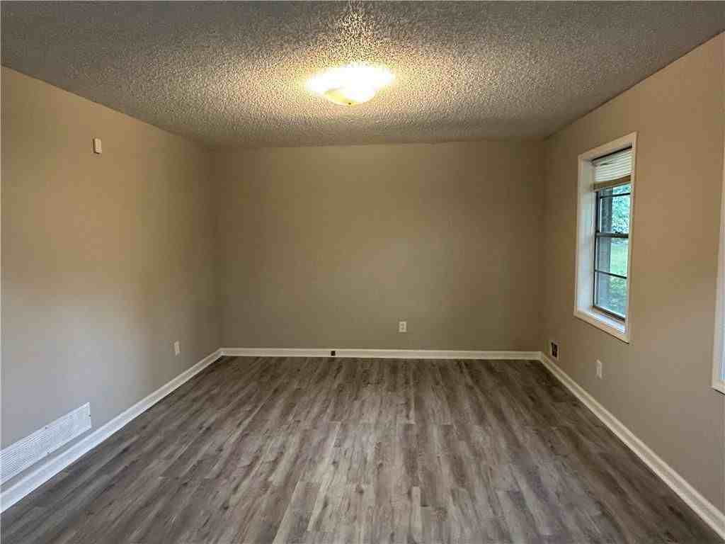 422 Emmett St - Photo 3 of 17