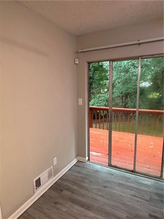 422 Emmett St - Photo 4 of 17