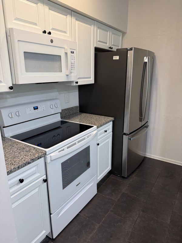 136 Monmouth Way - Photo 5 of 12