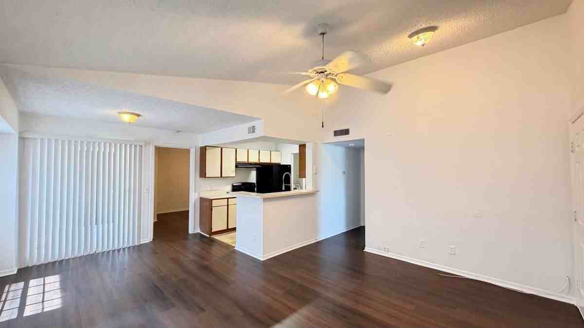 1049 S Hiawassee Rd - Photo 2 of 3