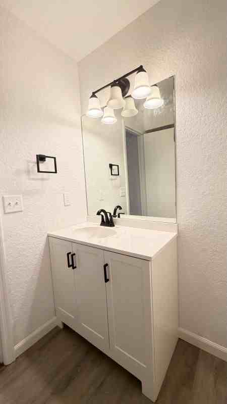 1049 S Hiawassee Rd - Photo 3 of 3