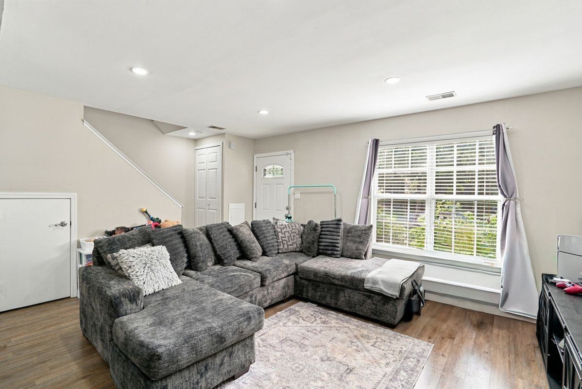 4181 Bluebird Dr - Photo 4 of 19