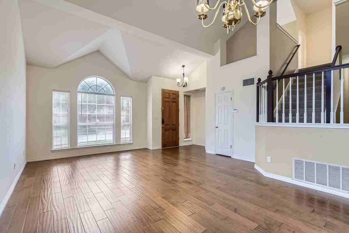 17904 Worley Dr - Photo 2 of 17