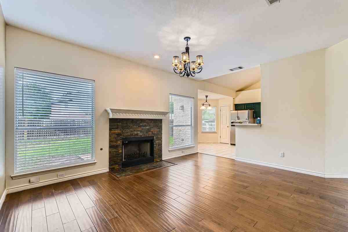 17904 Worley Dr - Photo 5 of 17