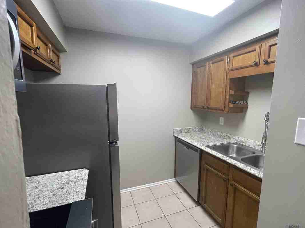 402 Lee Dr ##7d - Photo 4 of 10