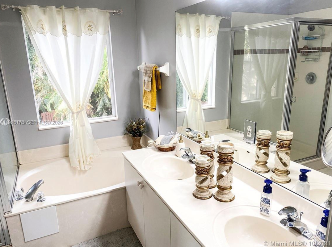 3657 Asperwood Cir - Photo 2 of 5