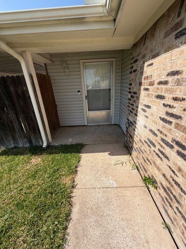 7501 April Ln - Photo 2 of 19