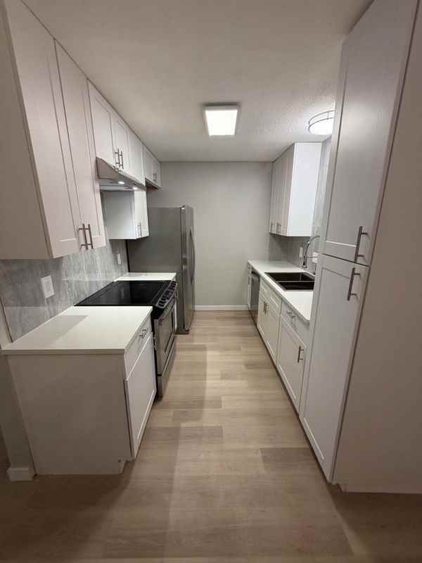 7501 April Ln - Photo 5 of 19