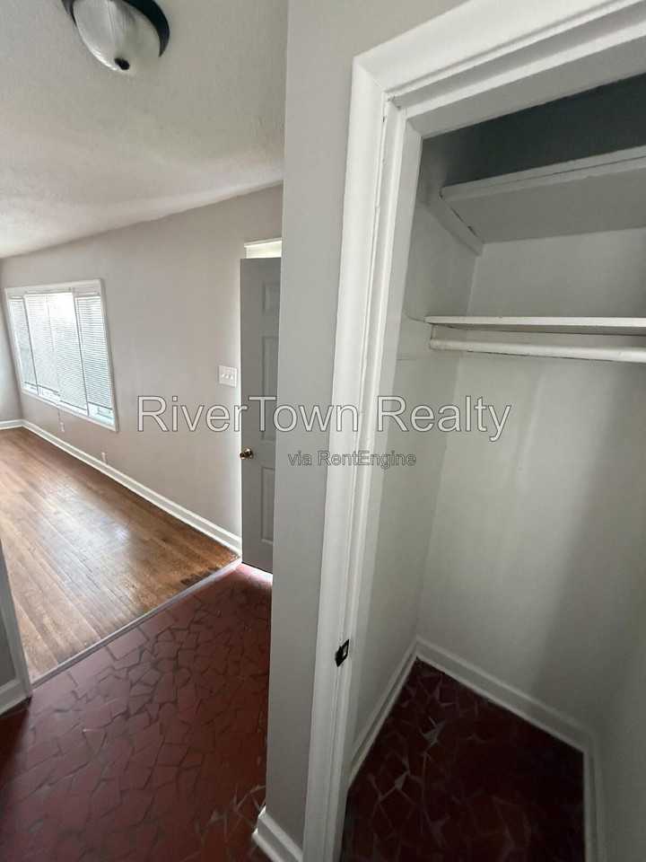 108 N Holmes St - Photo 6 of 24
