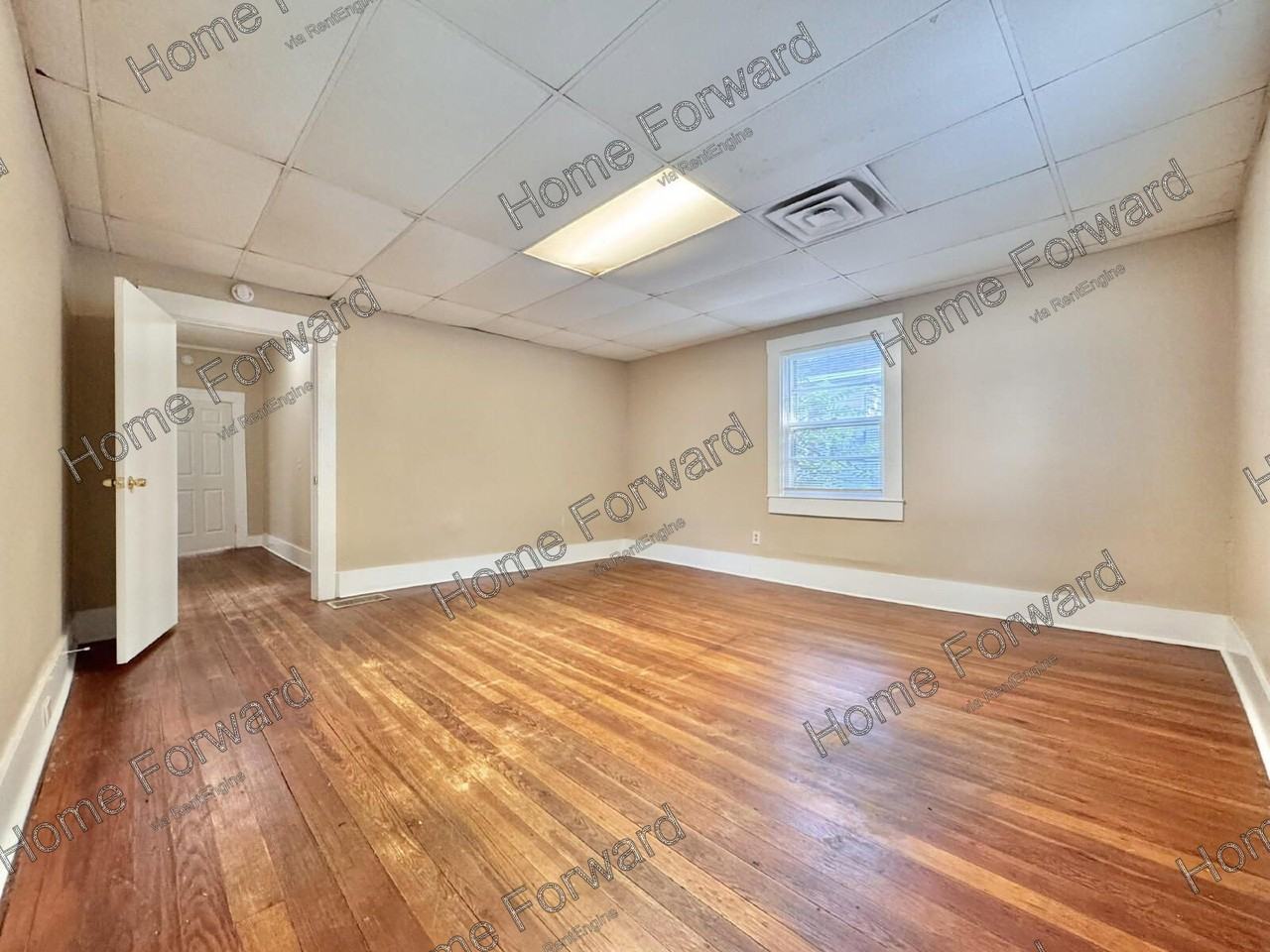 348 Davis Ct - Photo 3 of 18