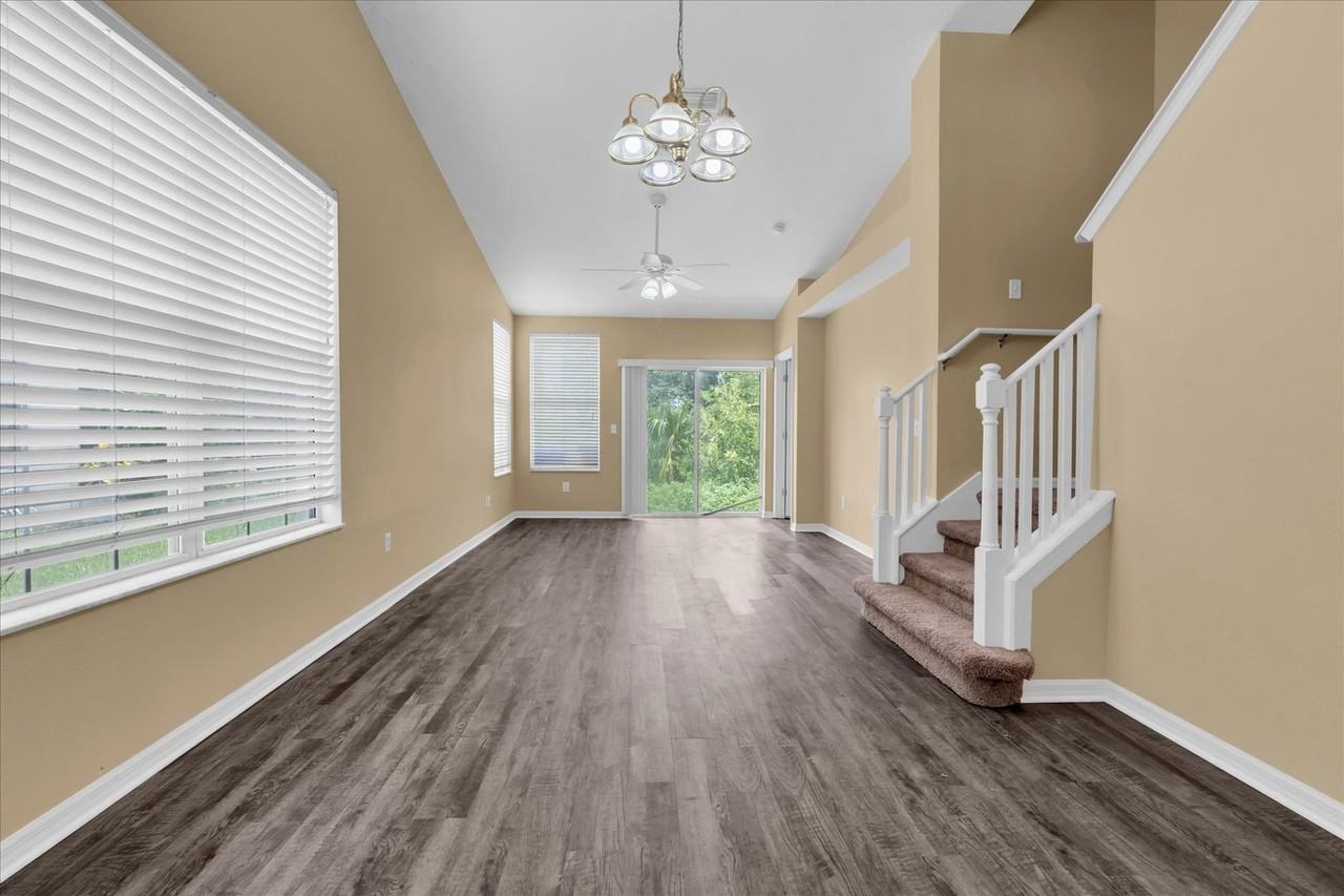 9624 Carlsdale Dr - Photo 4 of 34