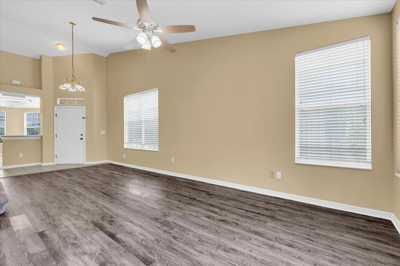 9624 Carlsdale Dr - Photo 7 of 34