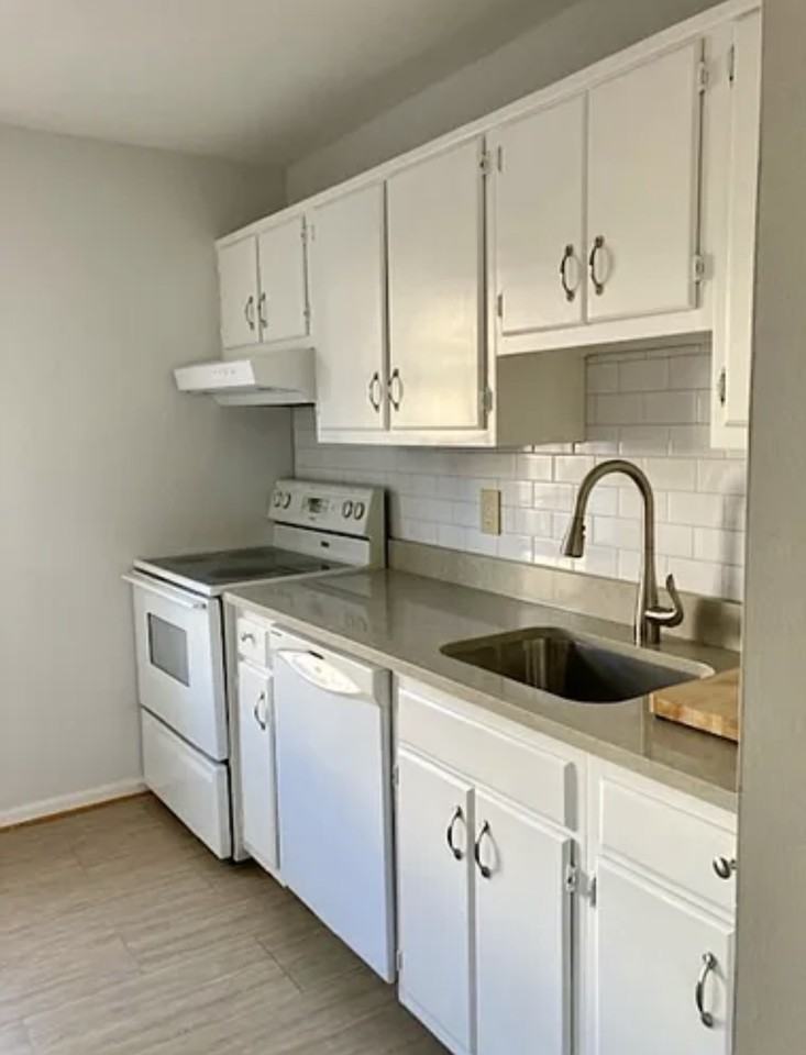 2808 Andiron Ln - Photo 4 of 28