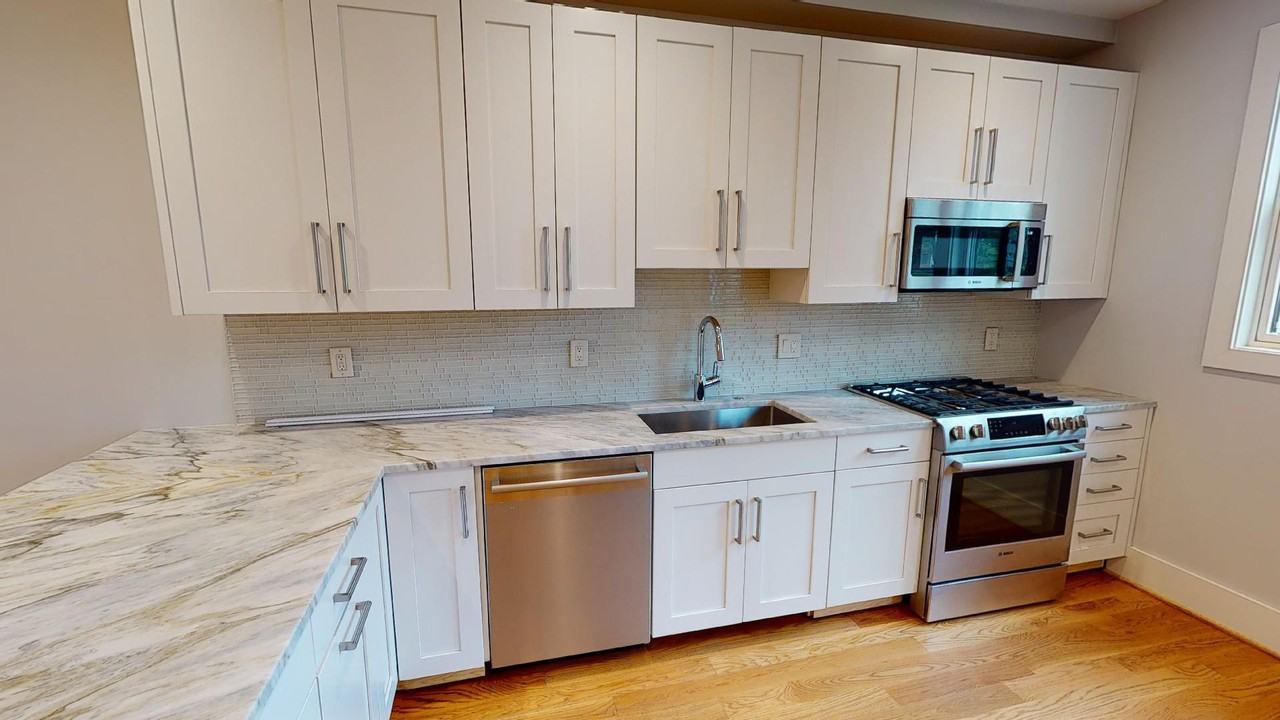 643 Lamont St Nw #1A - Photo 3 of 13