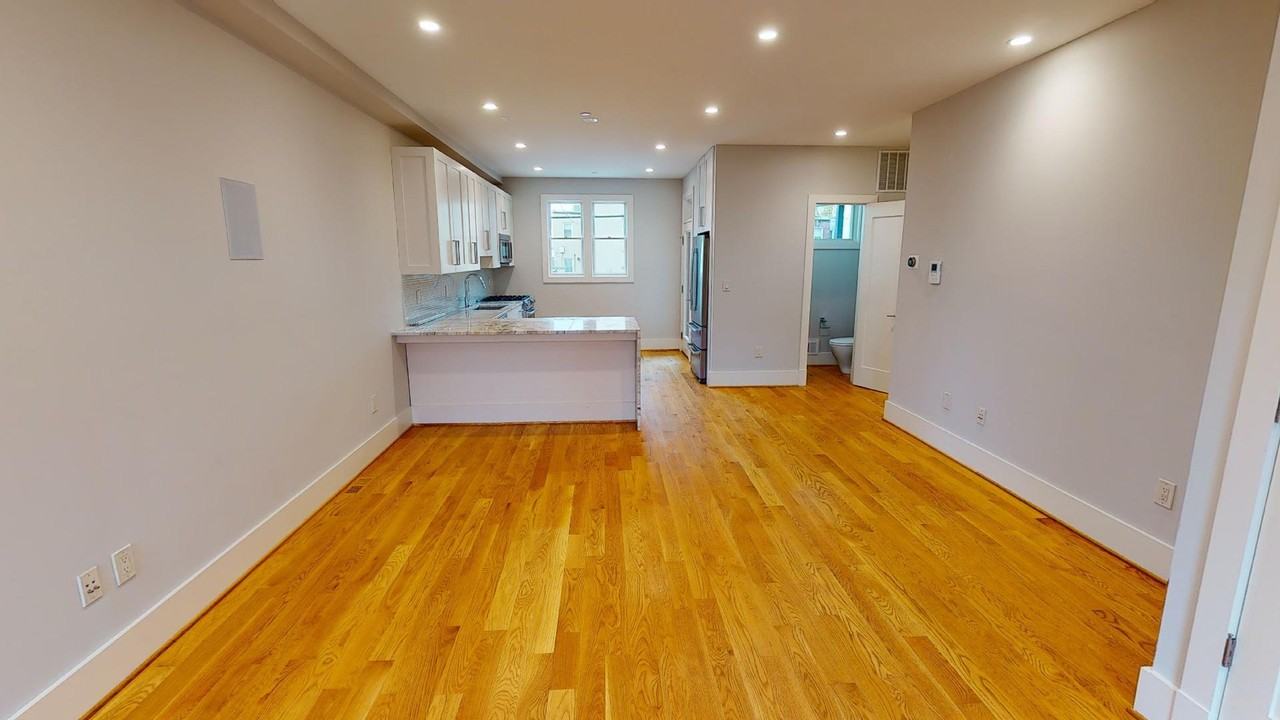 643 Lamont St Nw #1A - Photo 5 of 13