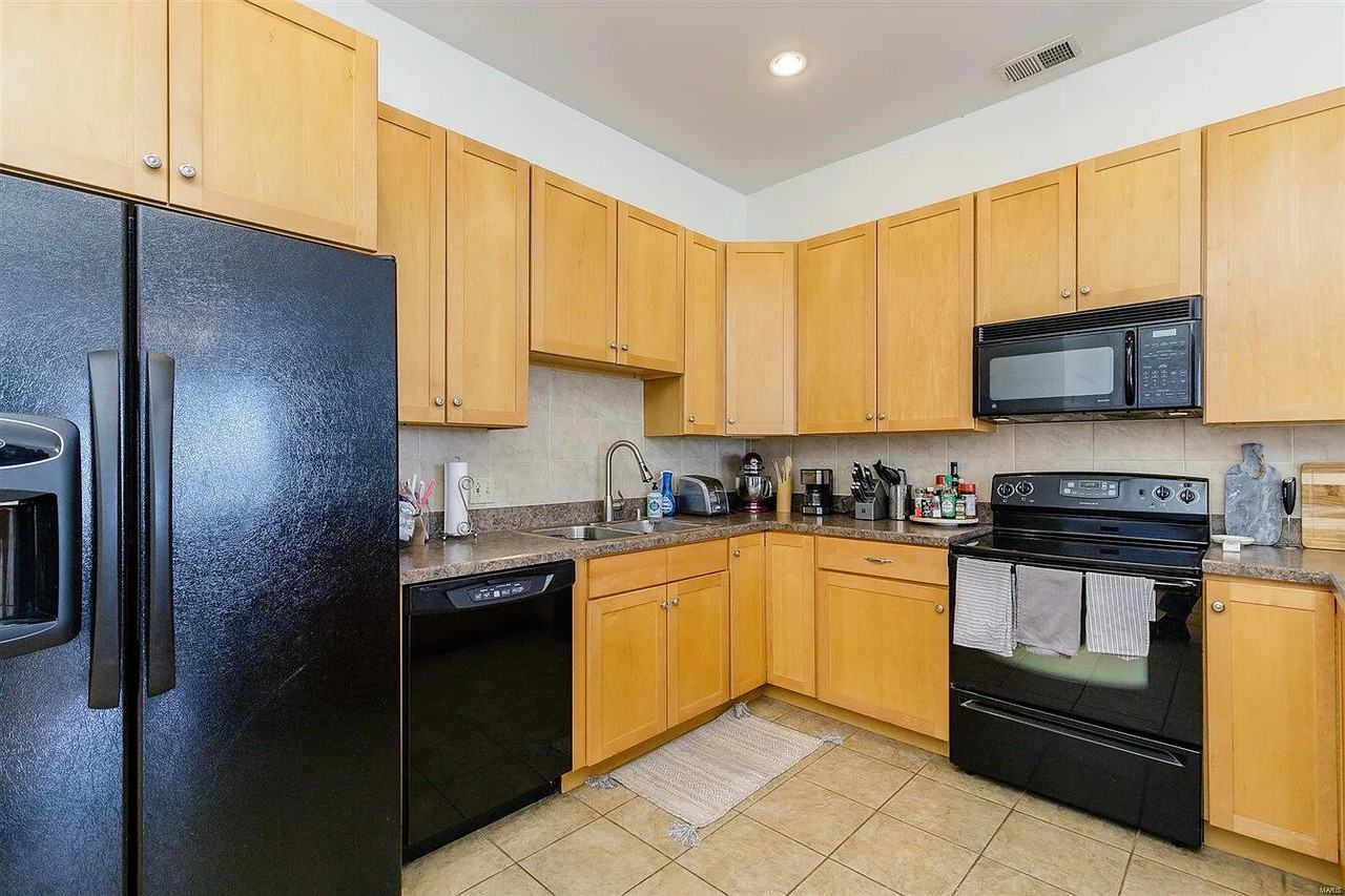 4063 Shenandoah Ave #A - Photo 4 of 10