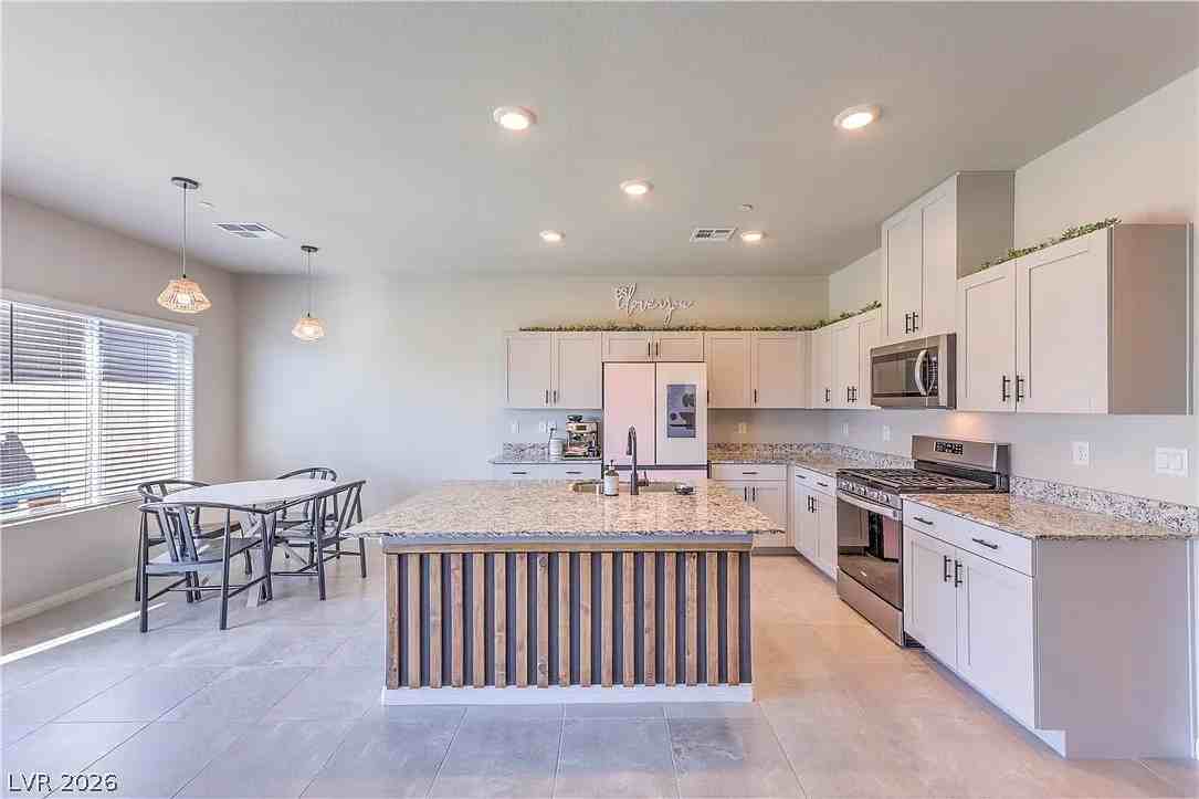 10261 Crimson Meadow Ave #NA - Photo 7 of 28
