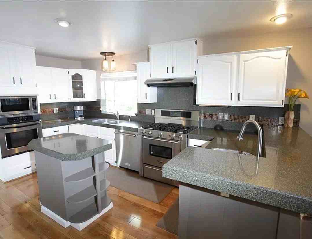 4045 Riverhaven Dr #NA - Photo 2 of 10