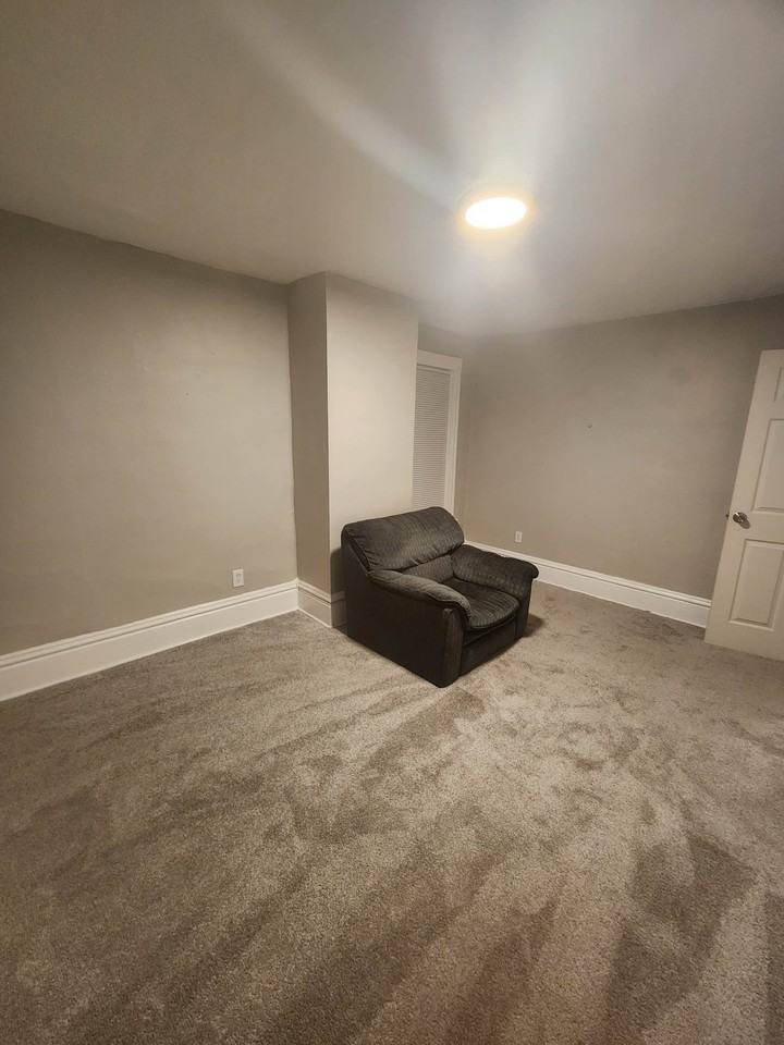 340 Virginia Ave #2 - Photo 4 of 11