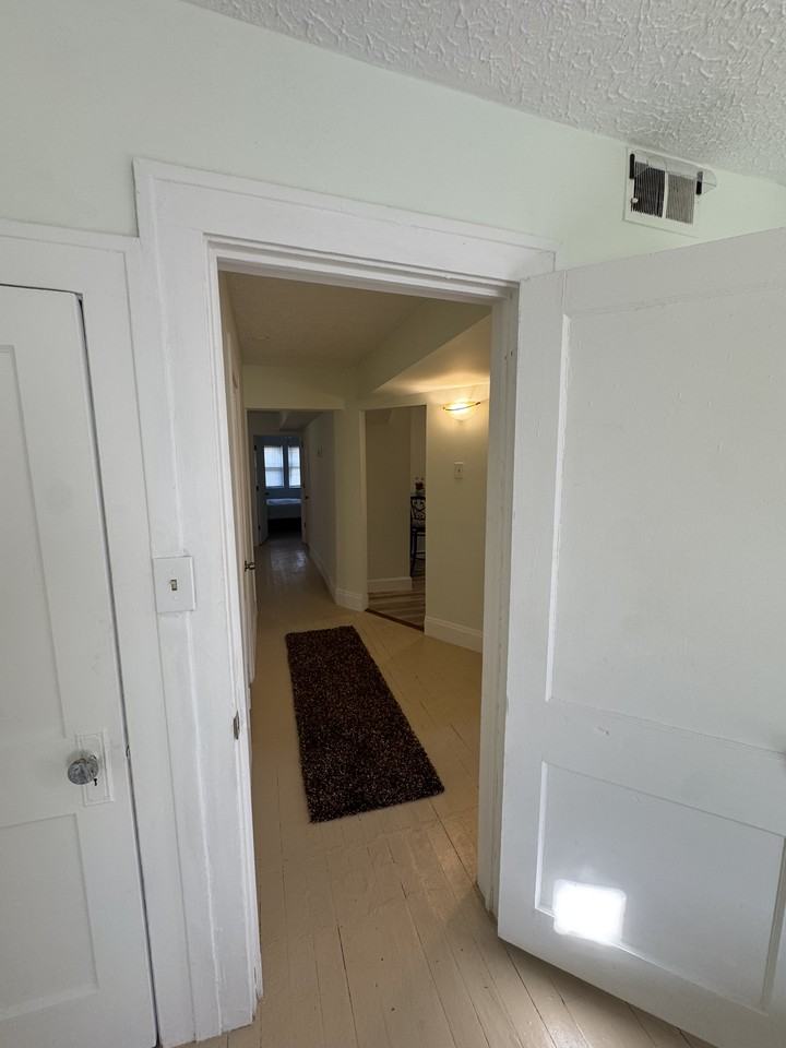 1534 Eddington Rd #3 - Photo 3 of 10