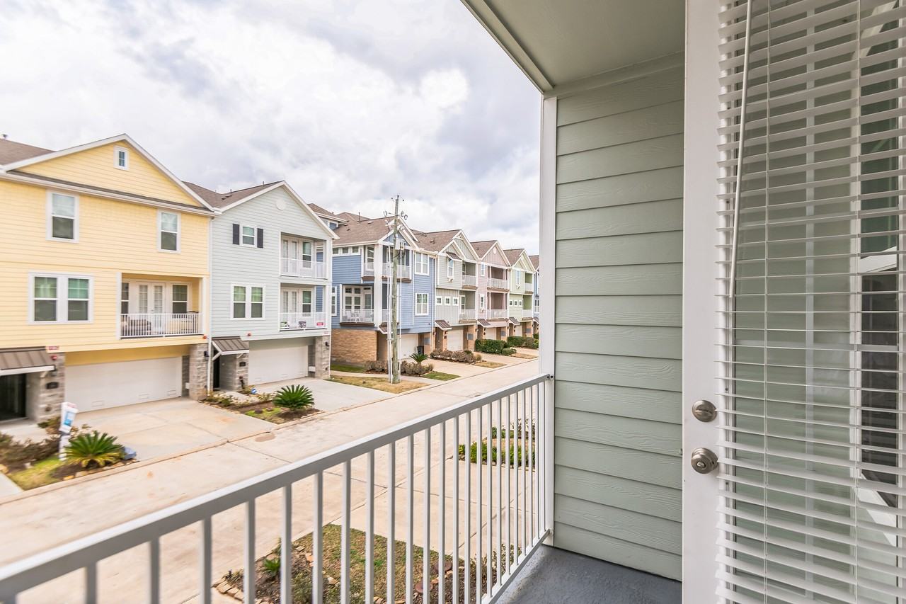 2716 Veranda Fls #NA - Photo 2 of 27