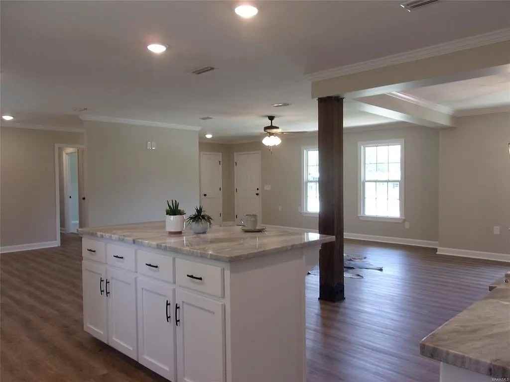 1102 Brooks Cir #NA - Photo 3 of 19