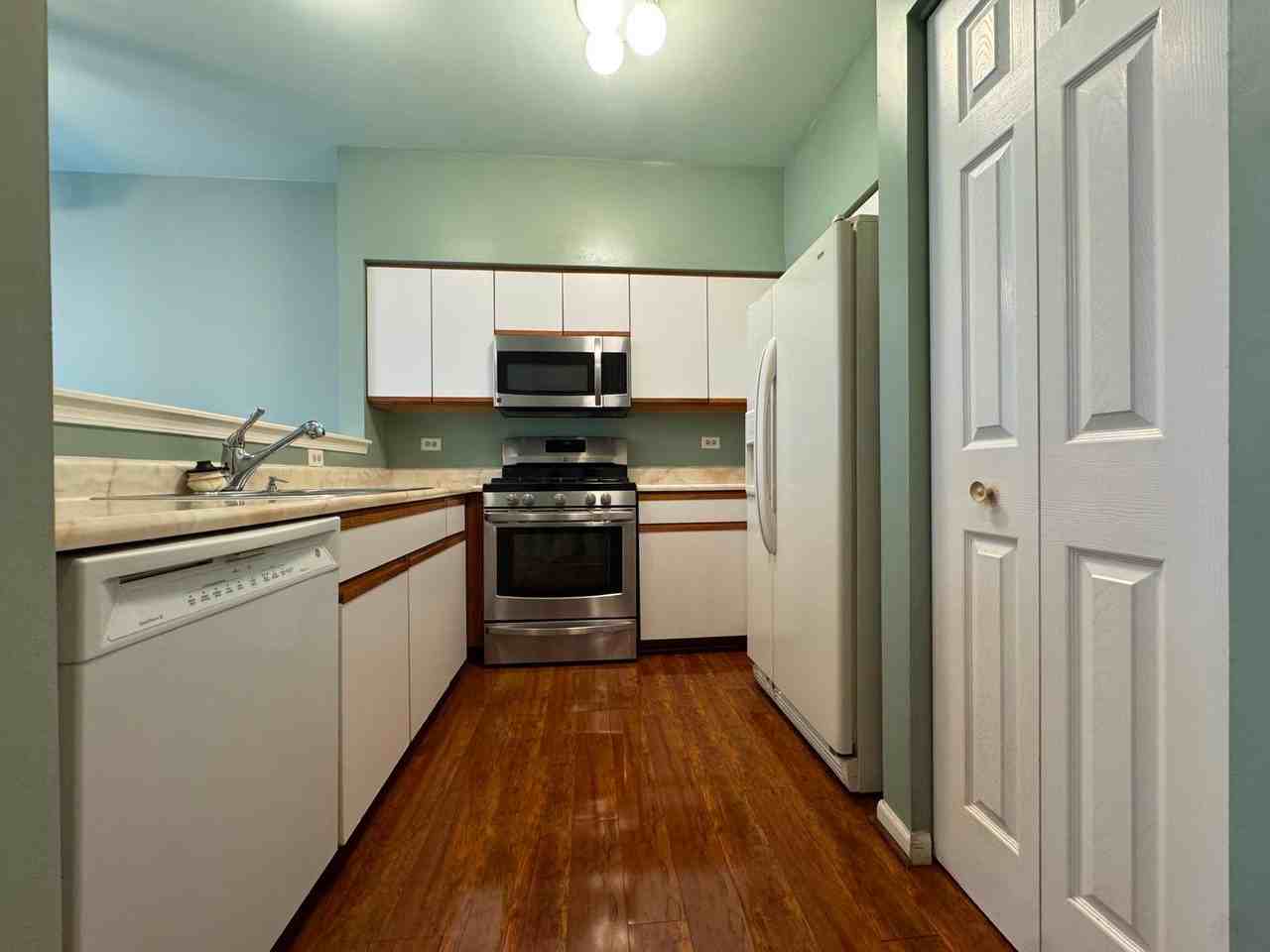 8 Saint Regis Ct #8 - Photo 4 of 22