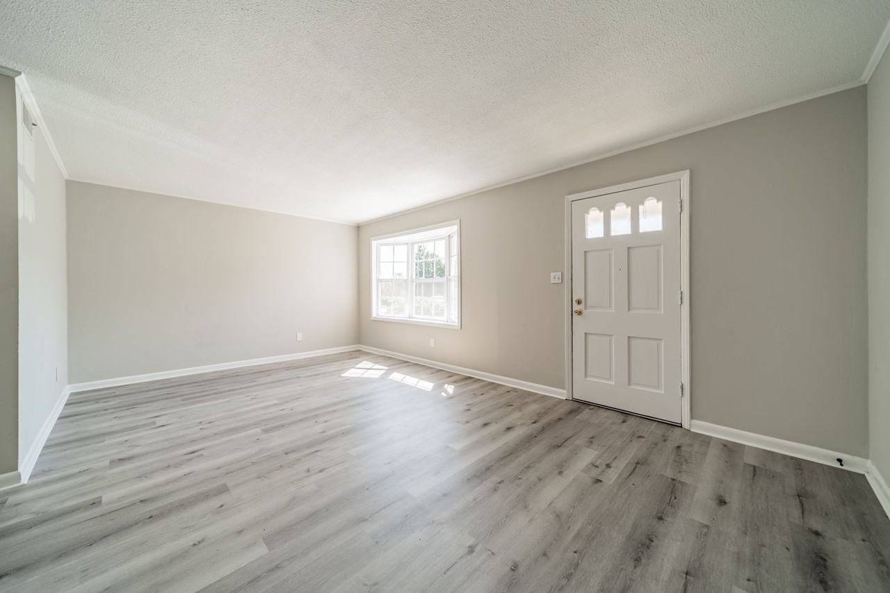 2200 Williamsburg Dr #24 - Photo 2 of 29