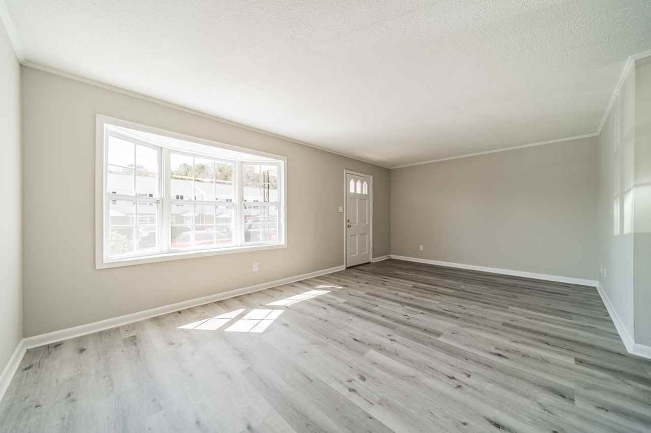 2200 Williamsburg Dr #24 - Photo 3 of 29